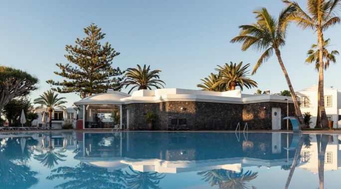 Hôtel Barcarola Club 4*, Séjour Espagne & ses îles, Canaries, Lanzarote par Ôvoyages Hôtel Barcarola Club 4*, Séjour Espagne & ses îles, Canaries, Lanzarote par Ôvoyages