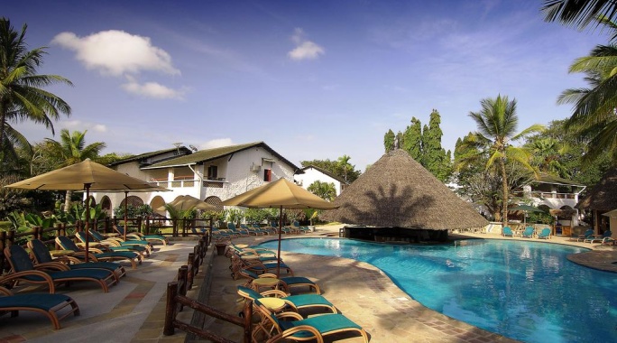 Hôtel Pinewood Beach Resort & Spa 4* Sup + Safari 1 nuit, Combiné Kenya par Ôvoyages Hôtel Pinewood Beach Resort & Spa 4* Sup + Safari 1 nuit, Combiné Kenya par Ôvoyages